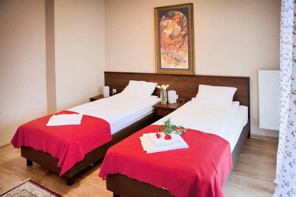 Bialy Kruk Hotel Starogard Gdanski Bagian luar foto