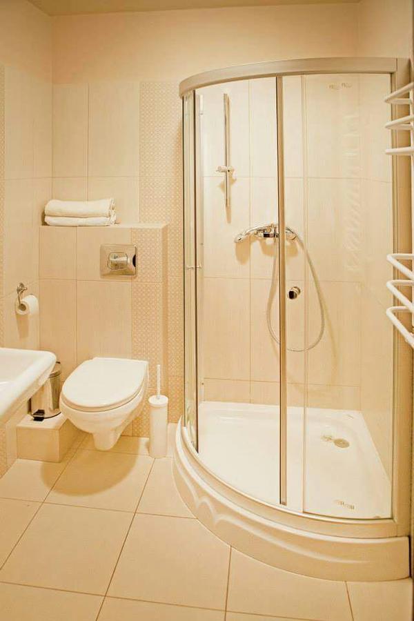 Bialy Kruk Hotel Starogard Gdanski Bagian luar foto