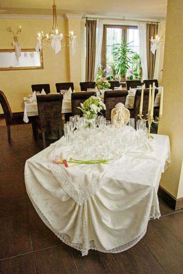 Bialy Kruk Hotel Starogard Gdanski Bagian luar foto